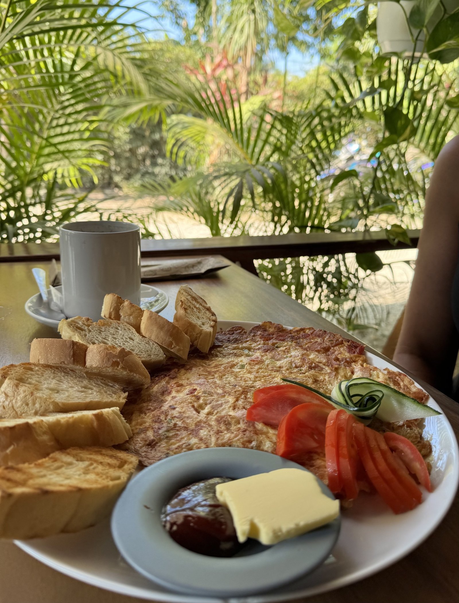 BREAKFAST PANADERIA